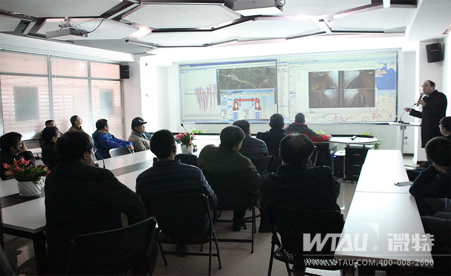 全國起重機標(biāo)委會四屆四次會議參會領(lǐng)導(dǎo)及專家蒞臨微特參觀指導(dǎo)工作